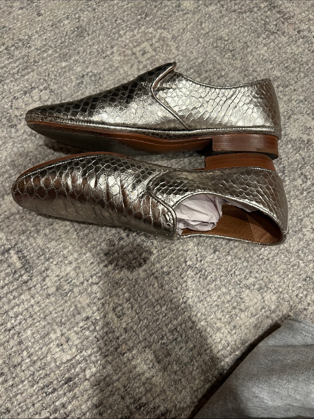 Rare! Frye Silver Ashley Slip On Flats Size 8 - Picture 5 of 10